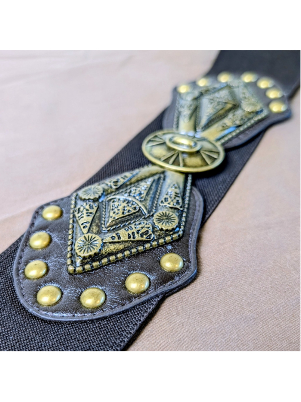 Black Gold Wide Stretch Belt Ornate Medallion Clasp Western Boho Statement Waist
